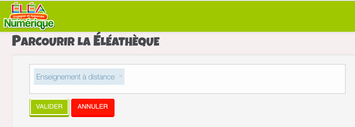 L'image montre que le parcours se trouve en indiquant l'expression "enseignement à distance" dans la barre de recherche de la éléathèque.